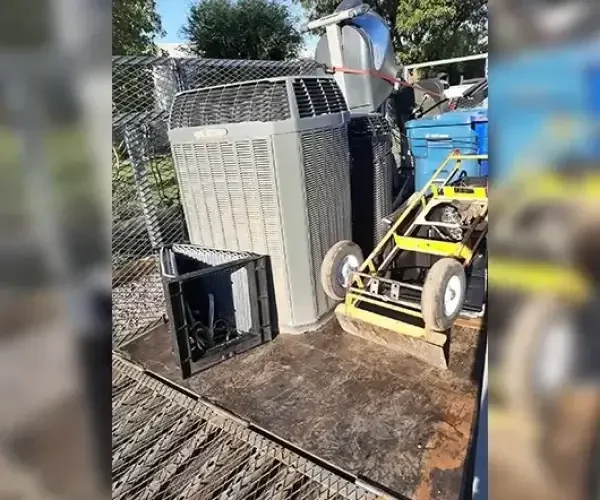 junk-removal-company-01